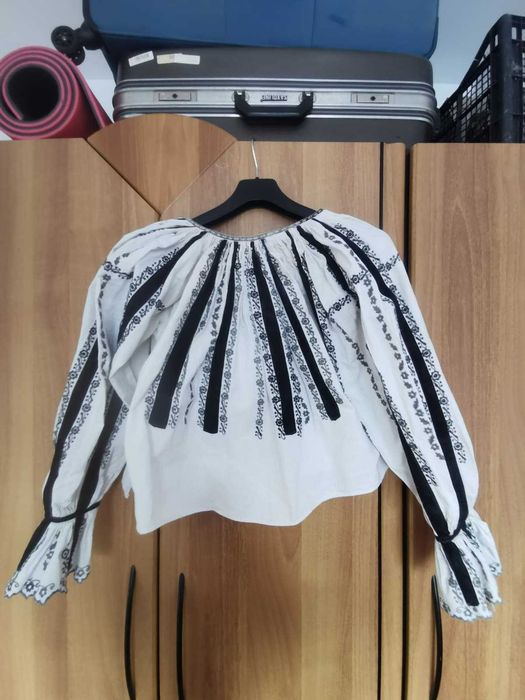 Ie pentru fete, straiță populara și tricolor