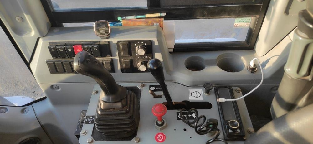 Срочно продам погрузчик СЕМ 2 куб