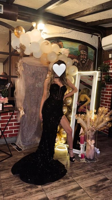 Абитуриенска официална рокля