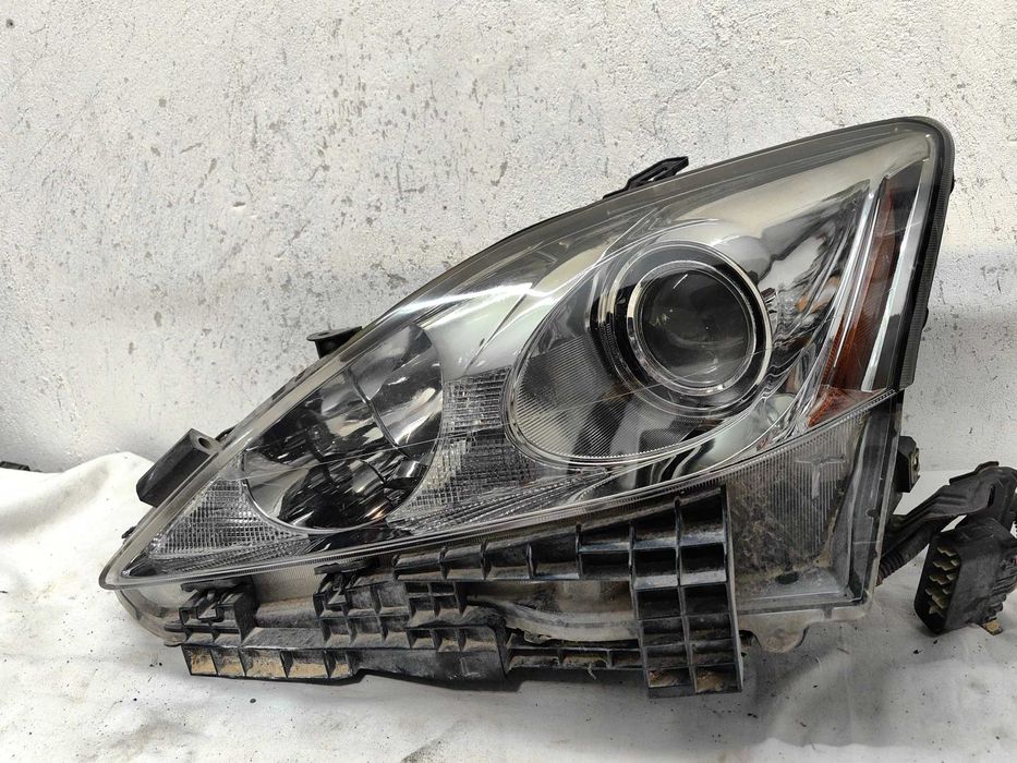 Оригинален фар Лексус  Lexus IS 250