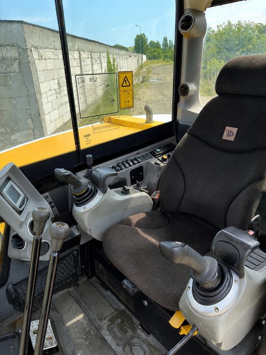 Excavator JCB 85Z1 / 2018 / 8400 ore / Motor Kohler / Cupla rapida + cupa 60 cm  noua