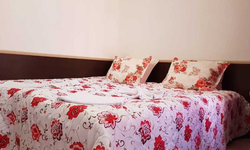 Дава се под наем Тристаен апартамент в Бургас, Лазур - 80 кв.м за 300 € - Снимка #11