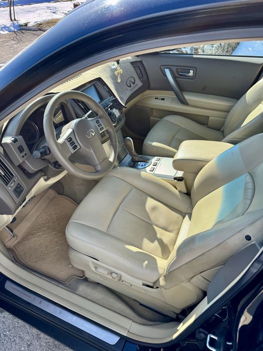 Продам Infiniti FX35