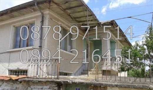 КОД 17216г. Двуетажна тухлена къща 150м2 с двор 700м на асфалт