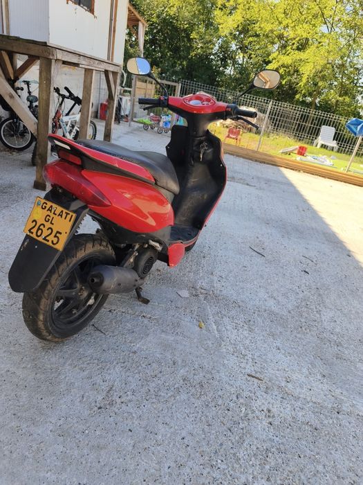 Vând scuter Yamaha Jog R 2006