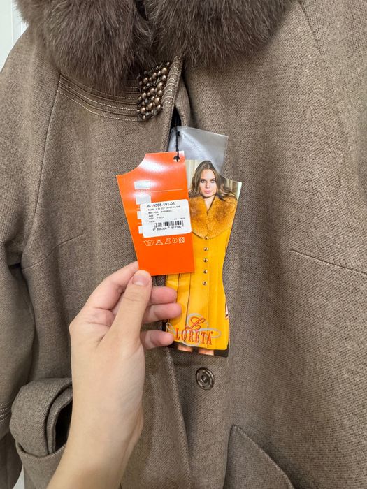 Продам пальто Loreta