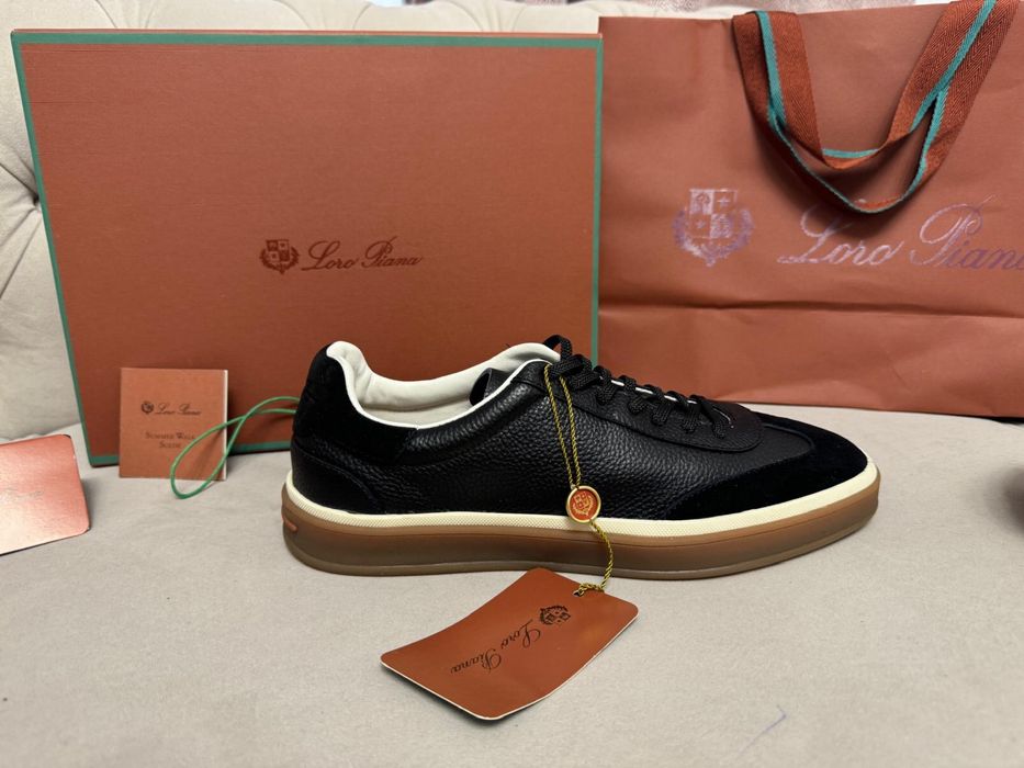 Adidasi originali Loro