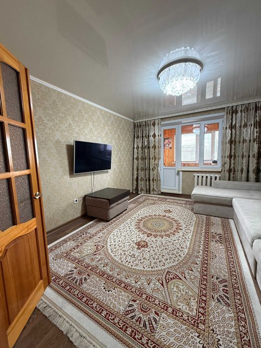 Продам 3 ком район школы милиции, ФМЛ, КЖБИ