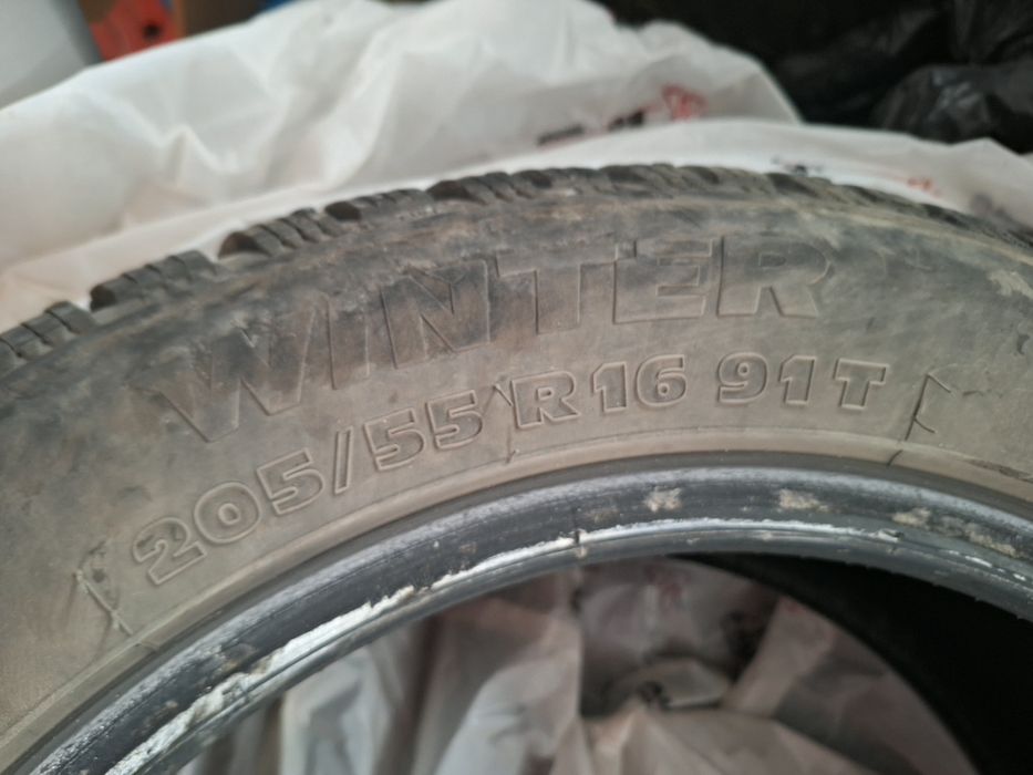 Гуми зимни, 205 55 16