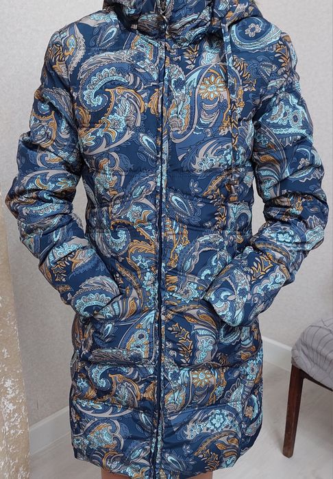 Продам теплый,красивый пуховик на зиму