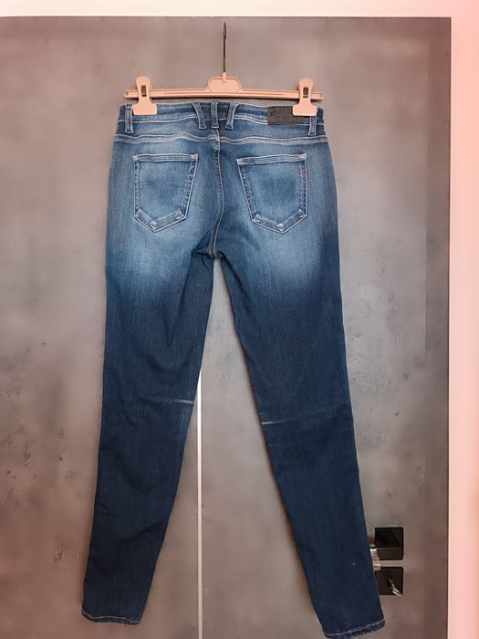 Панталон Elizabeta Franchi, дънки Replay
Размер 27
Изключително