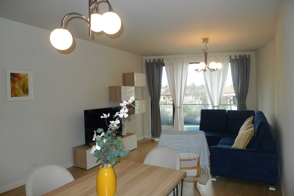 Дава се под наем Тристаен апартамент в София, Изток - 103 кв.м за 1196.97 € - Снимка #1