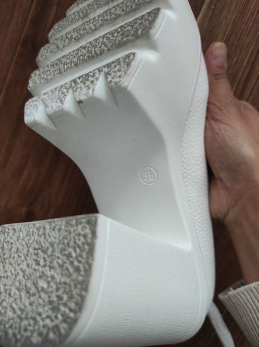 Туфли 36р, р-н новостройка