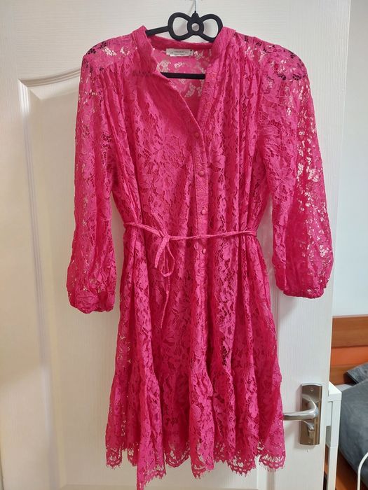 Различни марки и модели рокли