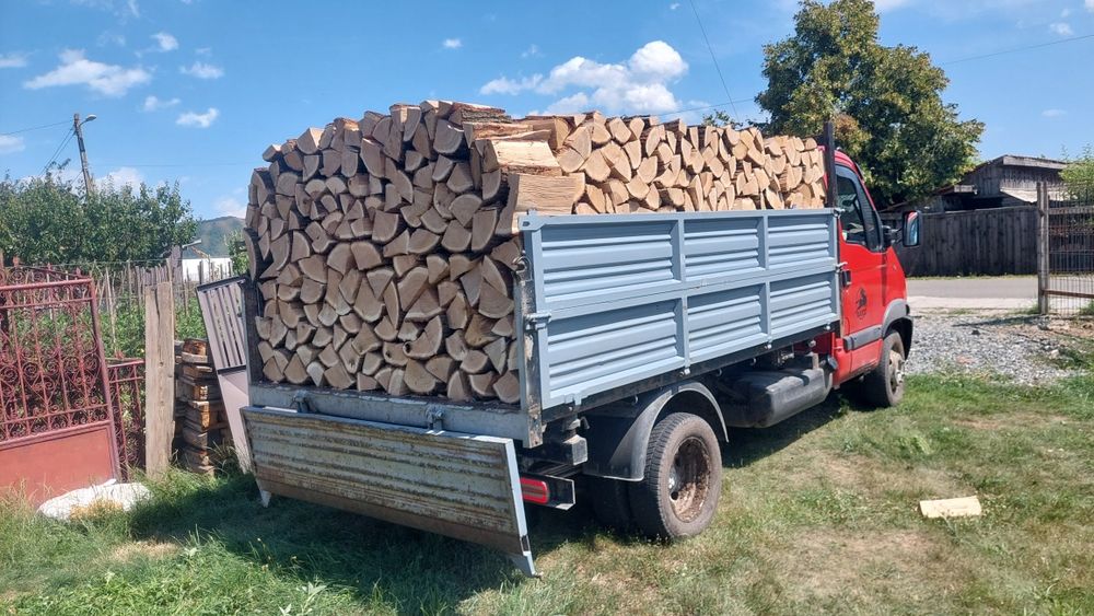 Lemn de foc taiat și crepat
