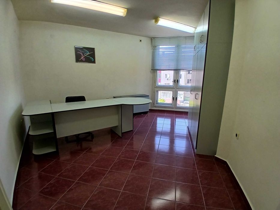 Продава се Офис в Силистра, Център - 62 кв.м за 1049 €/кв.м - Снимка #12
