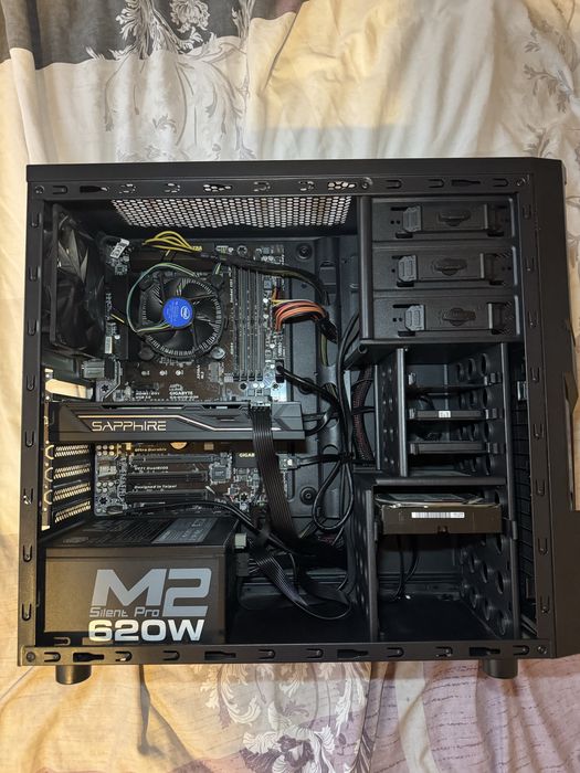 Компютър Intel AMD