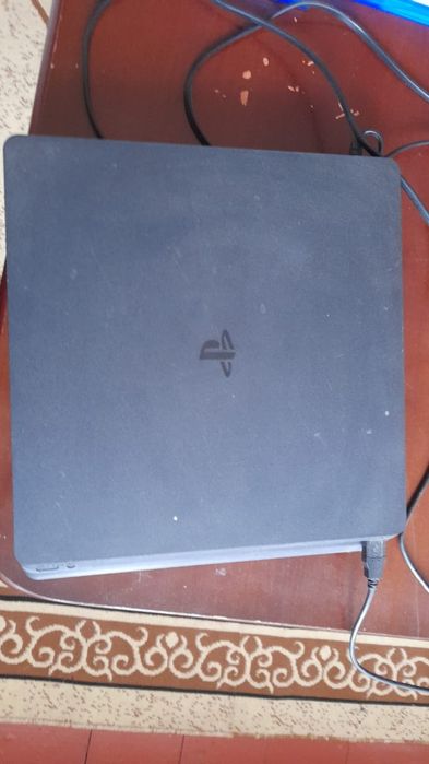 Продам PS-4,состояние отличное