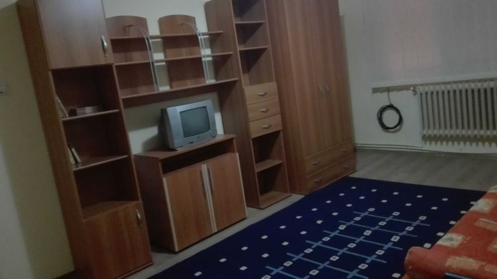De închiriat apartament cu două camere