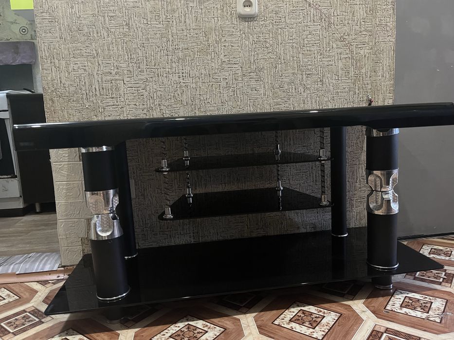 Тумбочка под телевизор Черного цвета