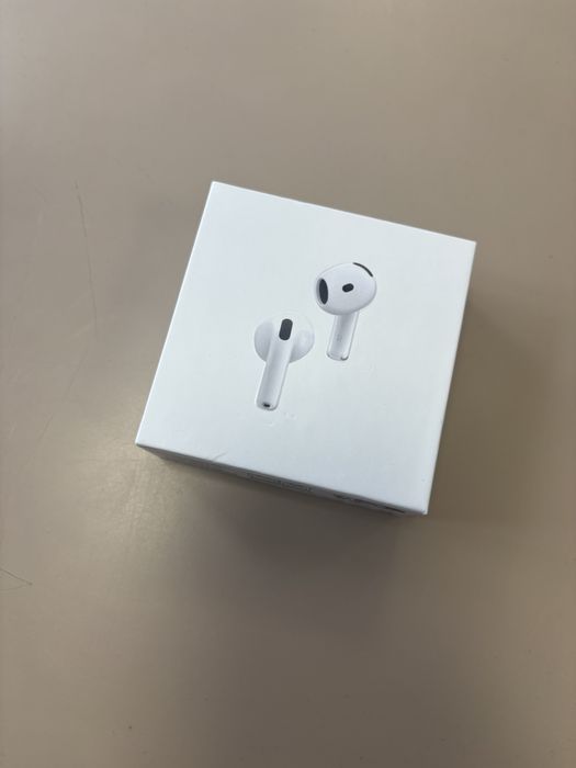 AirPods 4 anc originale cu bon fiscal istyle. Mesaj in privat pt bon.