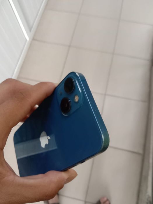 Продам iPhone 13 128 ГБ айфон 13