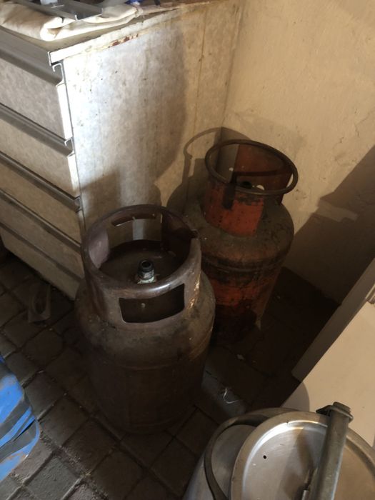 Продам пустые газовые баллоны