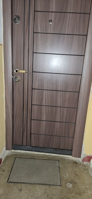 Apartament două camere, Șoseaua București. Pentru renovare!