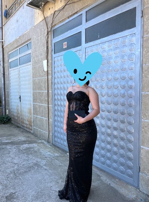 Черна бална рокля