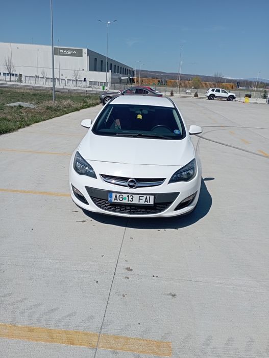 Vând Opel Astra j 2016