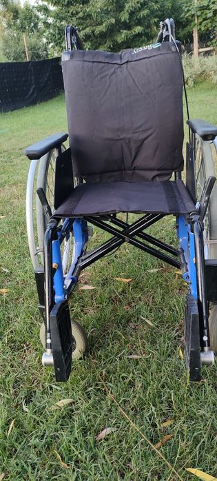 Scaun rulant Breezy pentru copii cu dizabilități