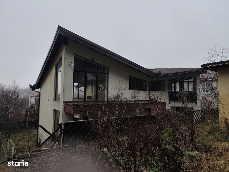 Proprietate amplă cu două case și teren generos, Brașov – str. Cariere