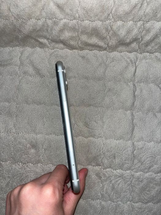 Продам Iphone 11