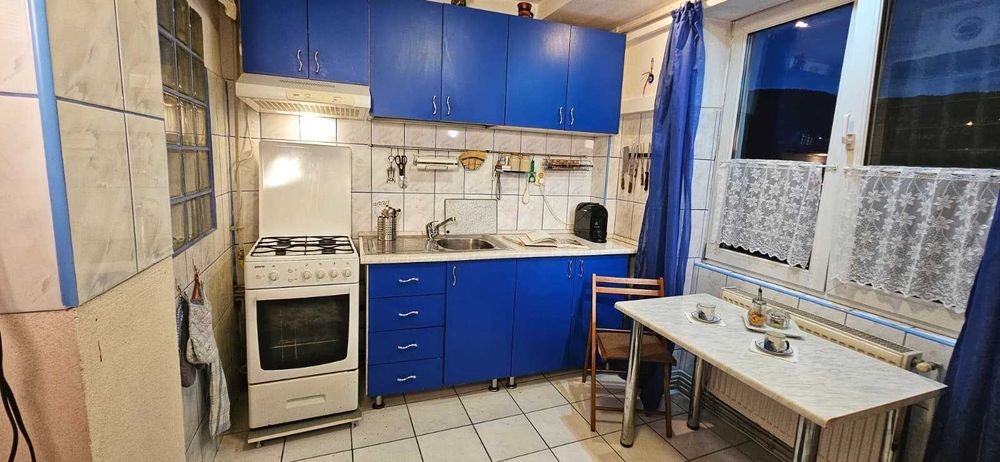 Vand apartament 2 camere, mobilat si utilat.
