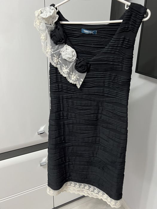 Vând rochiță elegantă