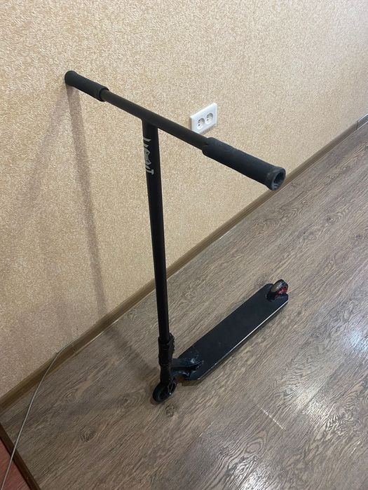 Продам трюковой самокат кастом