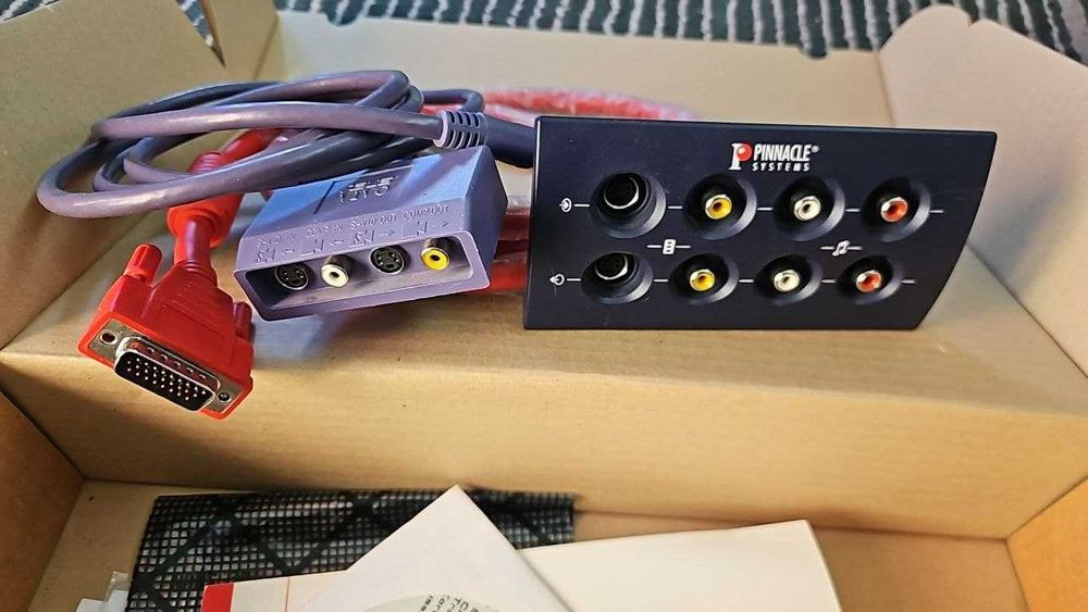 коммутационный блок (breakout box) компании Pinnacle Systems