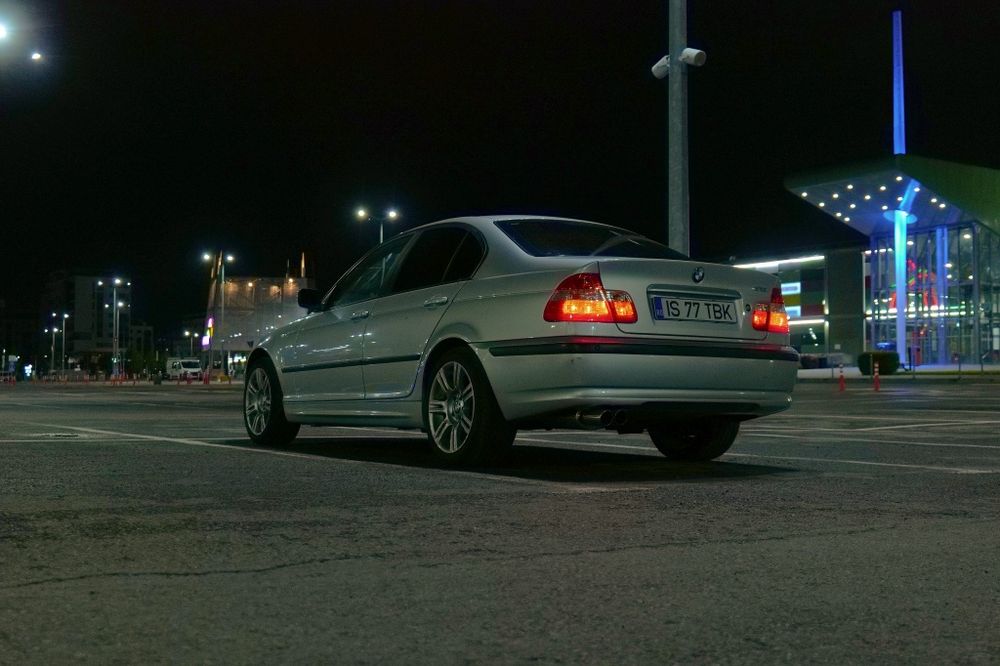 BMW e46 318i 143 cp cu sistem audio harman kardon+lumini ambientale