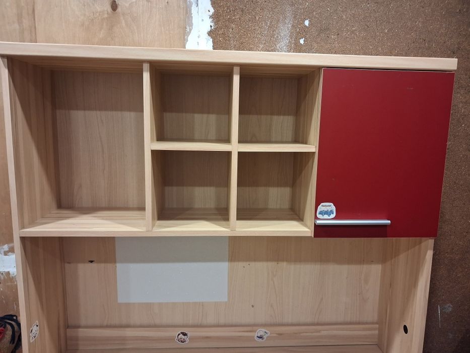 Продаю компьютерный стол