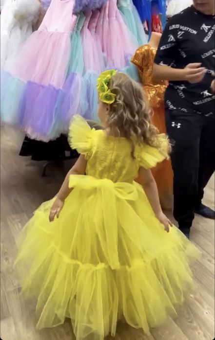 Платье детское желтое