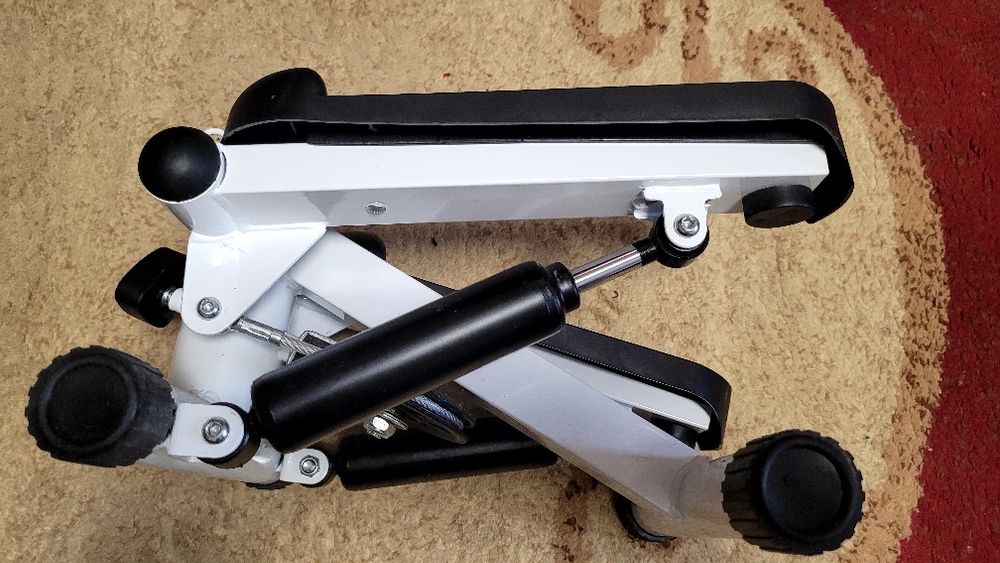 компактный тренажер степпер