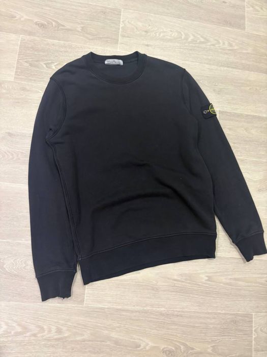Продам оригинальный Stone Island