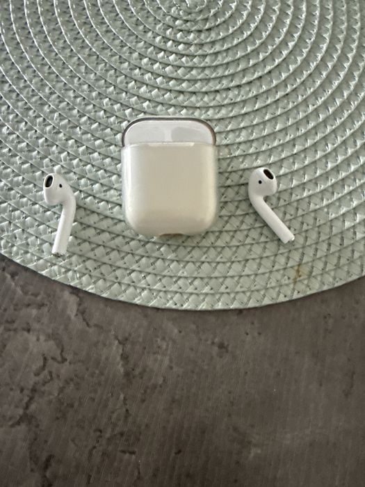Продава оригинални Air Pods 2