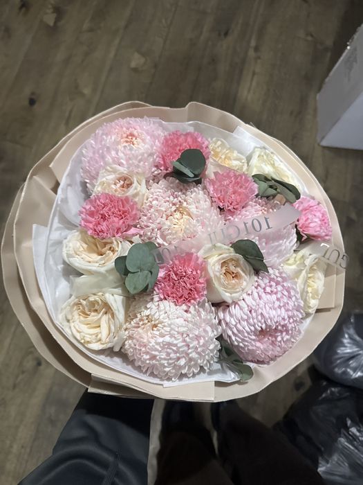 цветы, свежие, 25 вечером подарили.