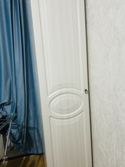 Шкаф сатылады. Жаксы қалпында.