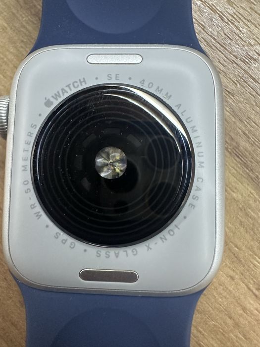 В гаранция: Apple watch SE (GPS) Gen 2, 40мм