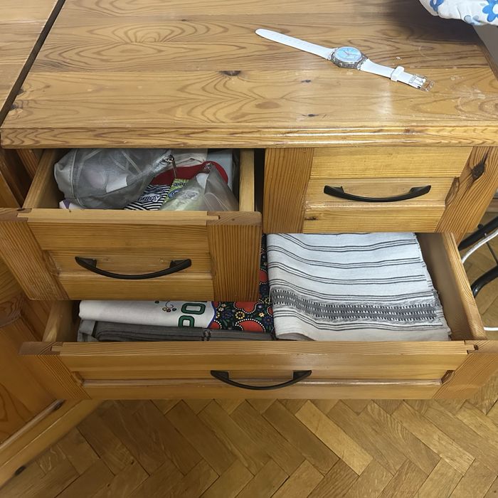 TV шкафче естествено дърво