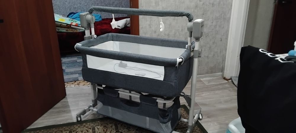 Продам кровать для новорожденных,