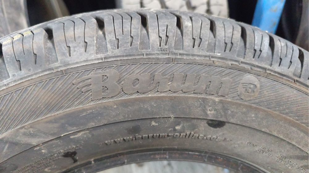 235/65 R16c Barum