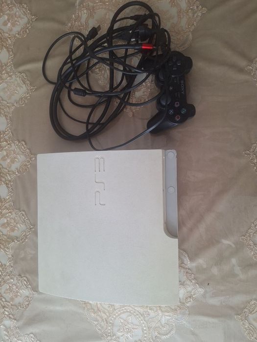 playstation 3,  2 ta bor 20 ta pulti bilan